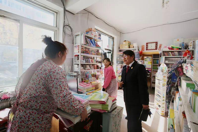 远离色情内容，探寻日常生活趣事与情感纽带的故事，---温馨日常，情感纽带的力量