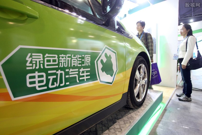 新能源汽车补贴政策2019年最新调整，变革激发自信与成就感，推动绿色出行发展