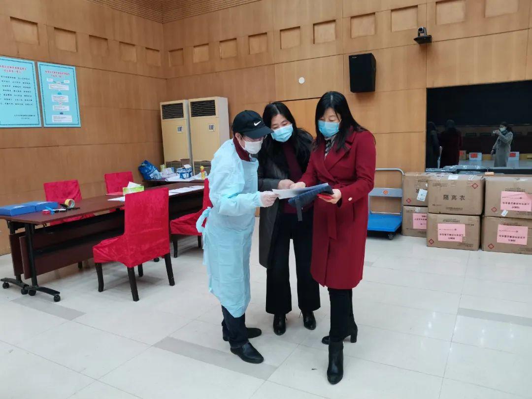 探索时代前沿，最新消息封面图展现信息传递新面貌
