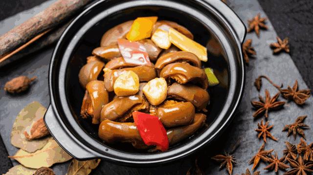 鲁能最新赛况与小巷美食探秘，隐藏的美食宝藏揭秘