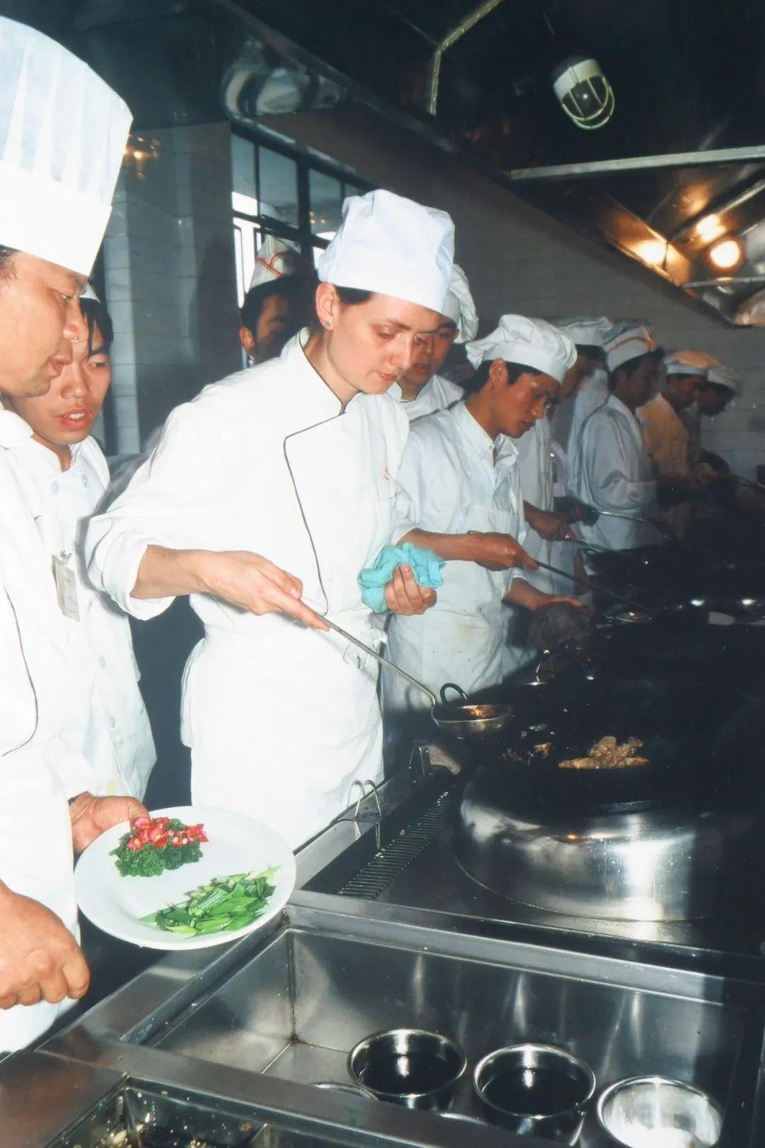 最新广告媒体，开启学习之旅，塑造自信梦想成就者