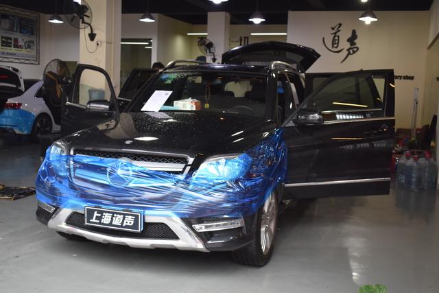 glk260奔驰最新报价,GLK260奔驰最新报价，一场自然美景的探索之旅，启程吧！