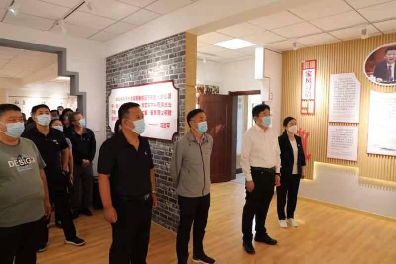 最新烈士子女补助标准下的温情故事展现关怀与敬意
